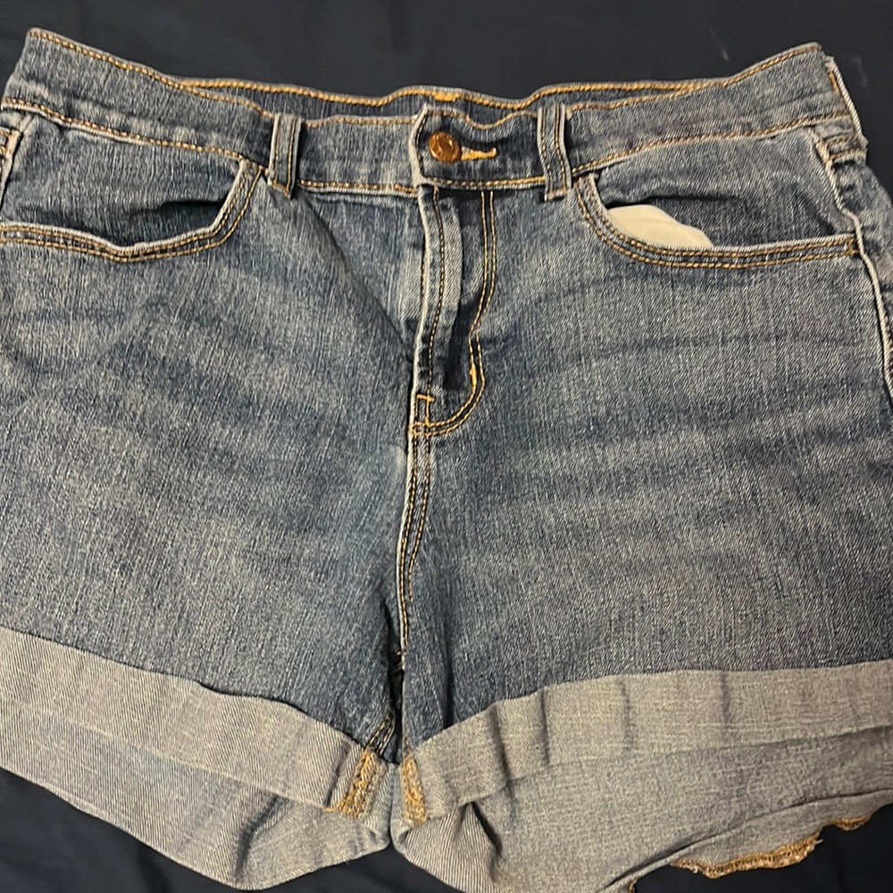 Size 10 light wash jean shorts
